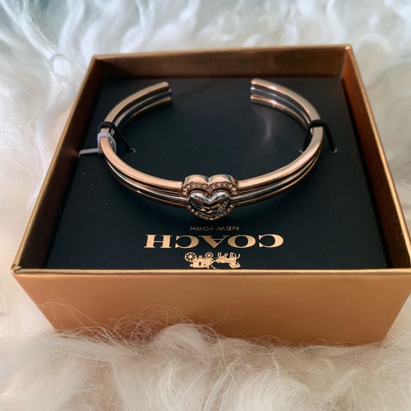 ❤️HALO HEART BANGLE❤️ - Picture 2 of 5